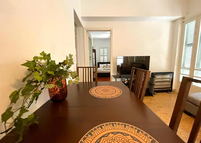 Cozy Corner 2 Bdr Center Platform 357 Ltd