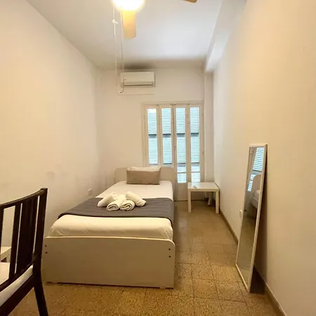 Cozy Corner 2 Bdr Center Platform 357 Ltd Apartment *