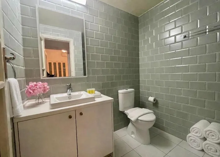 Cozy Corner 2 Bdr Center Platform 357 Ltd * Nikosia